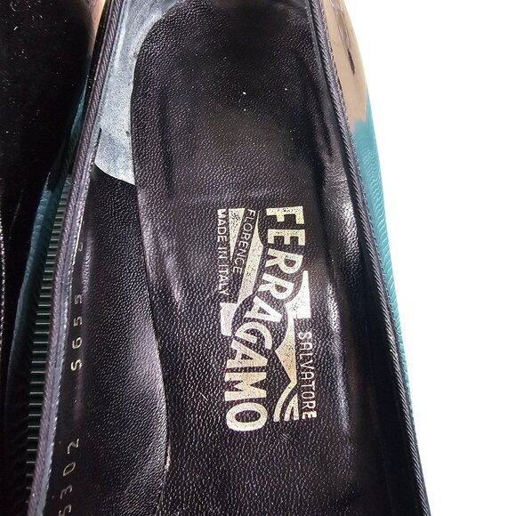 Salvatore Ferragamo Black Bow Accent Patent Leather Pumps 8.5 Square Toe Italian - Picture 10 of 10